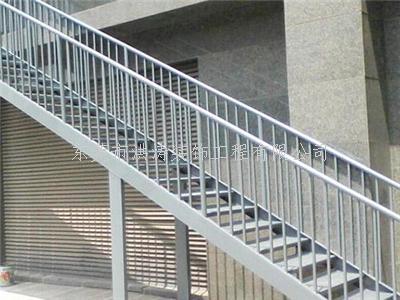深圳钢结构楼梯特点及安装注意事项