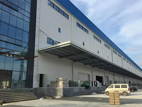 嘉荣超市钢结构仓库搭建
